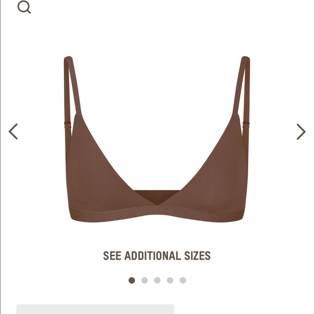 SKIMS FITS EVERYBODY TRIANGLE BRALETTE